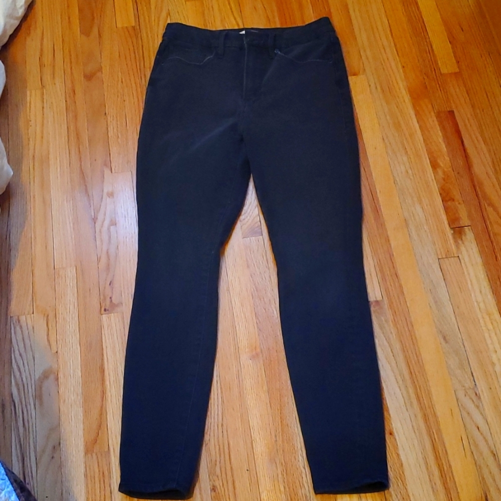Good American good waist extreme v, size 29 excellent pre-owned condition